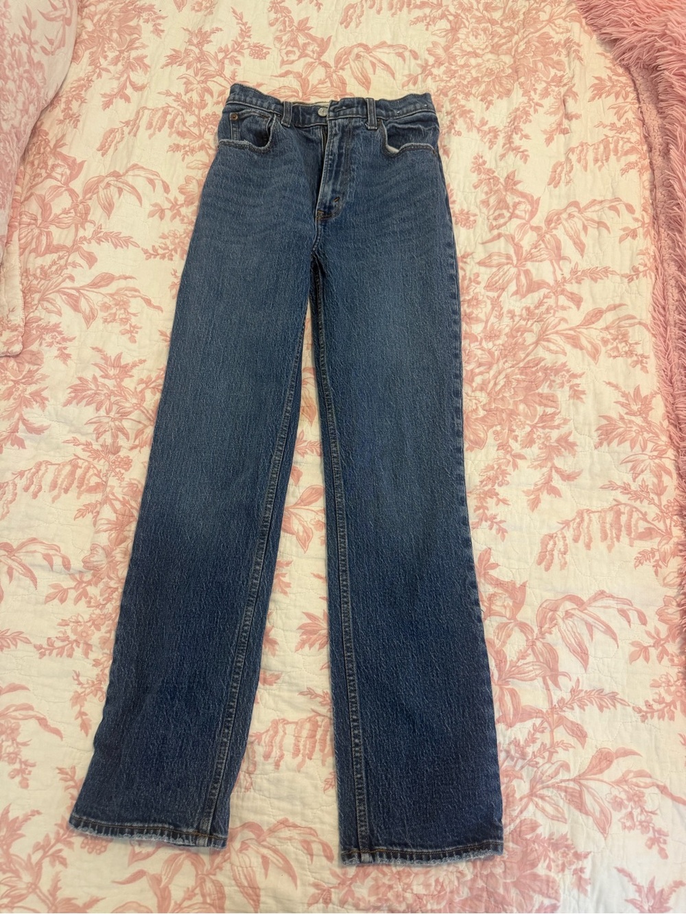 Abercrombie High-Rise Straight Leg Jean size 24 00 regular